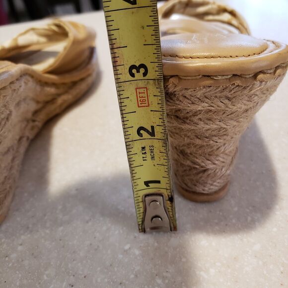 Born Women’s Wedges Tan Pattern Twist Size 9 - Picture 9 of 9